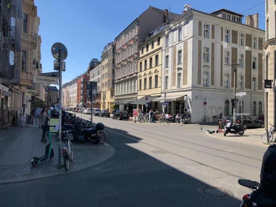 Apartment Berliner Altbaubauwohnung In Mitte *
