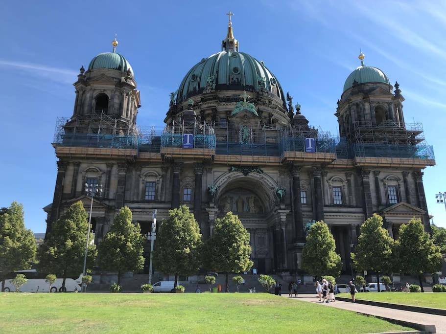 Berliner Altbaubauwohnung In Mitte * Berlin