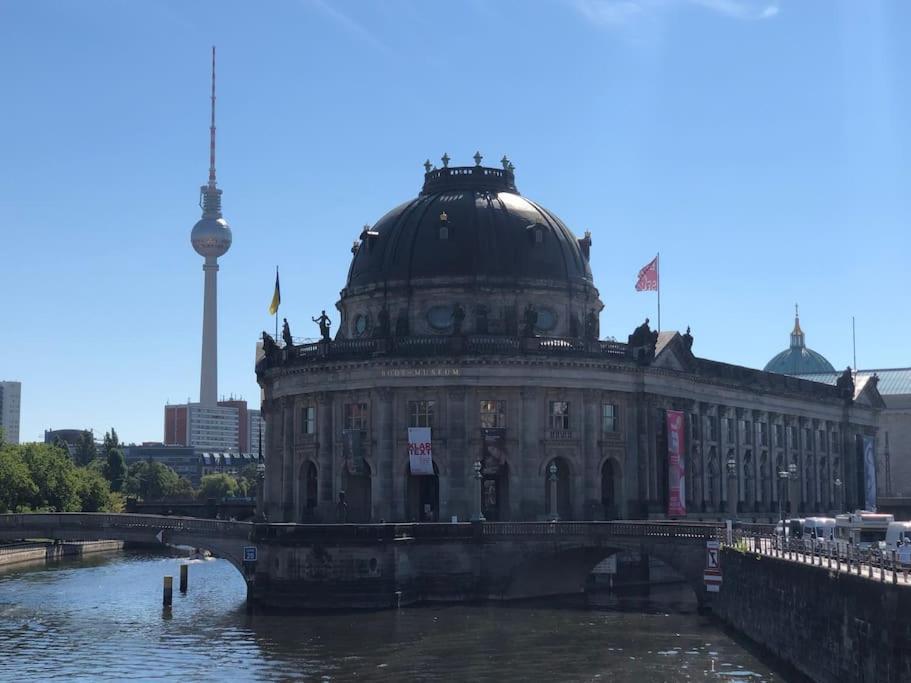 Apartment Berliner Altbaubauwohnung In Mitte Berlin