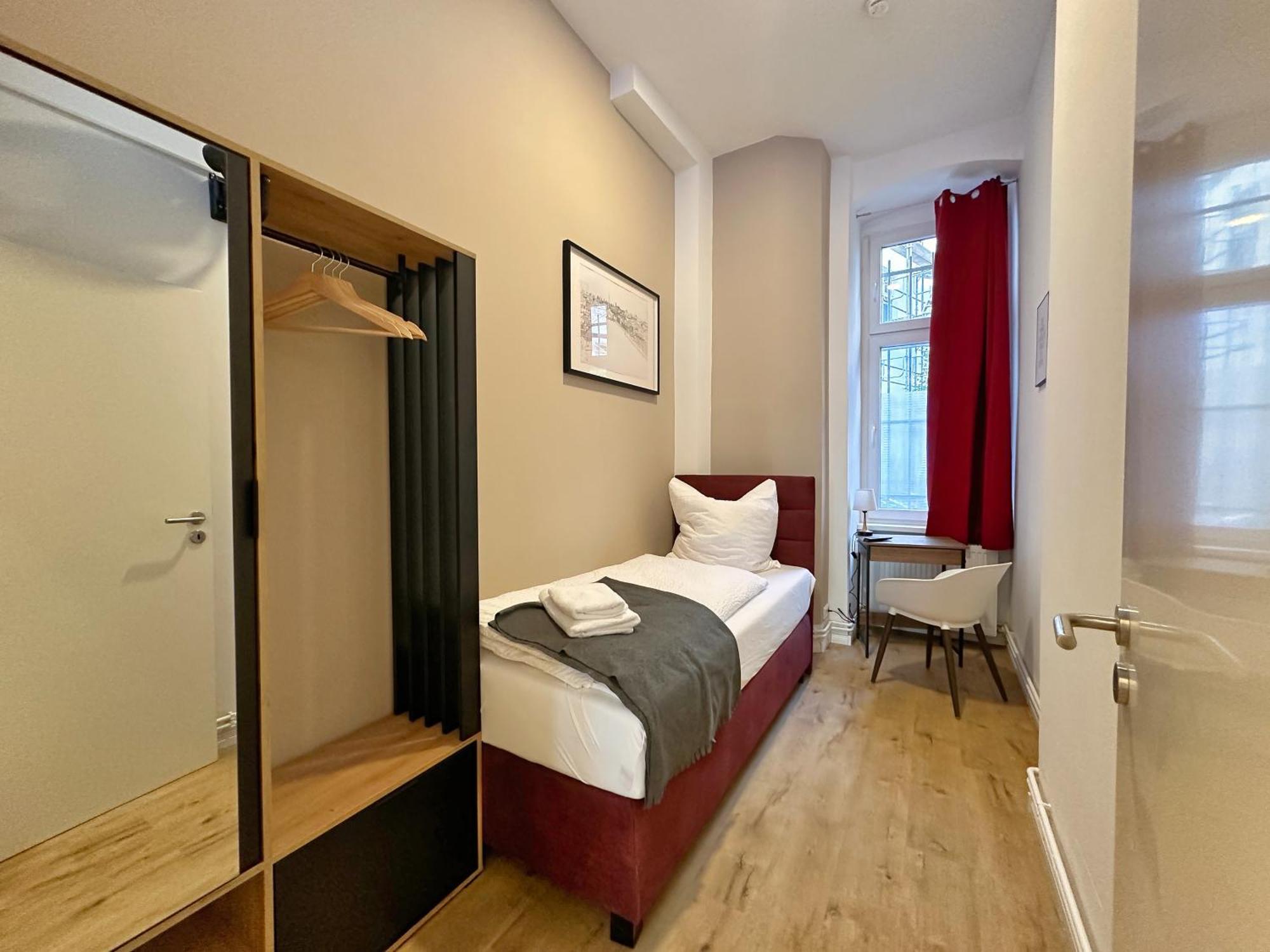 Fairapart 5 Rooms, 2 Baths, 120sq M Prenzlauer Berg Apartment *