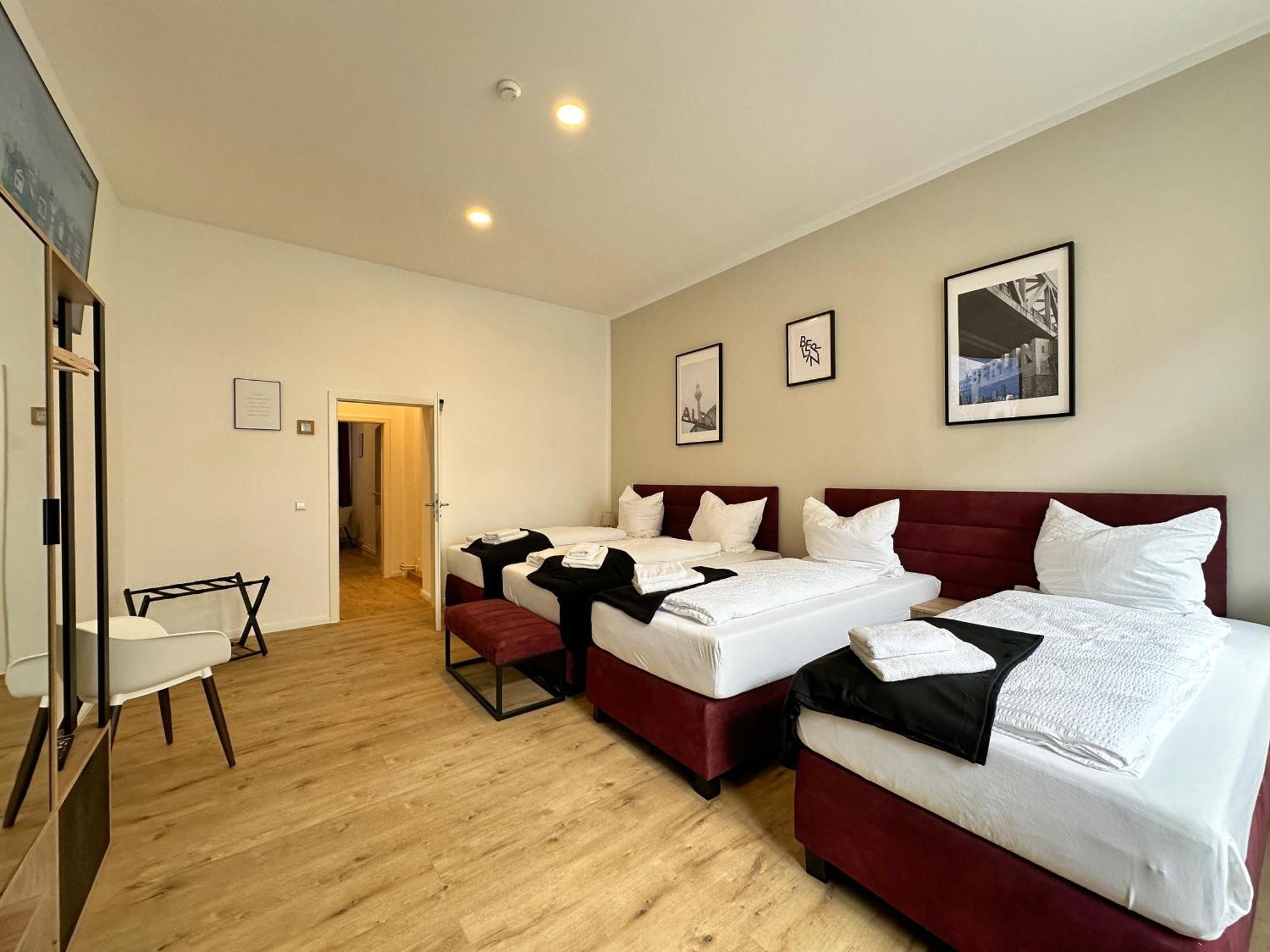 Fairapart 5 Rooms, 2 Baths, 120sq M Prenzlauer Berg Apartment *