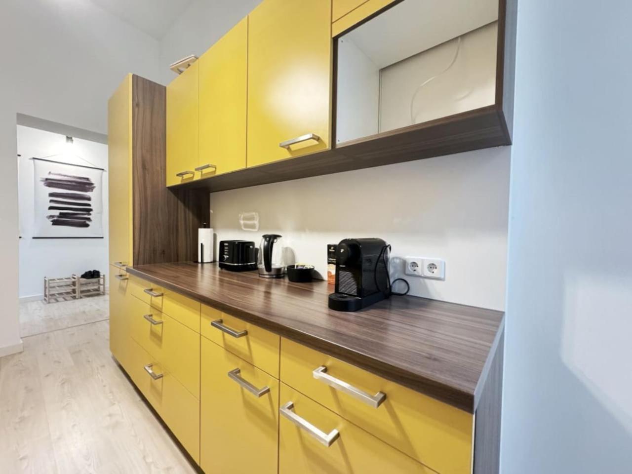 I Spacious Private In Heart Of Apartment *