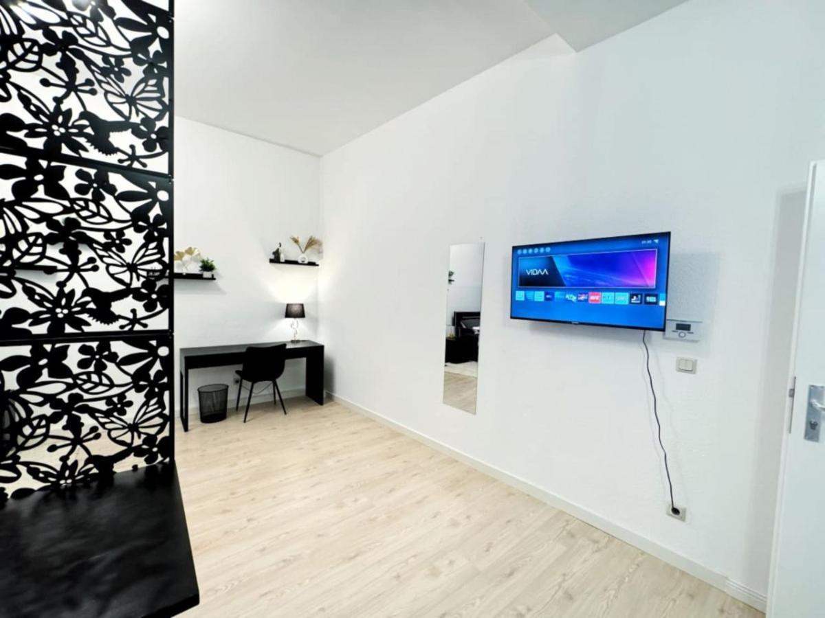 I Spacious Private In Heart Of Apartment