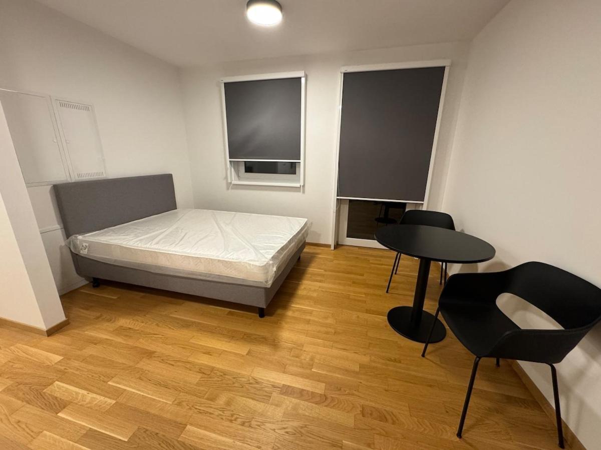 Innsbrucker Platz 1 Apartment