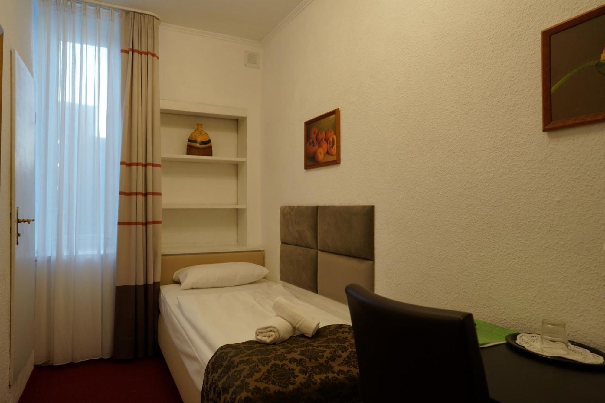 City Pension Berlin 2* Berlin