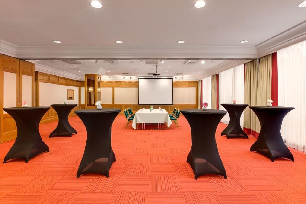 Hotel Nh City West 4*
