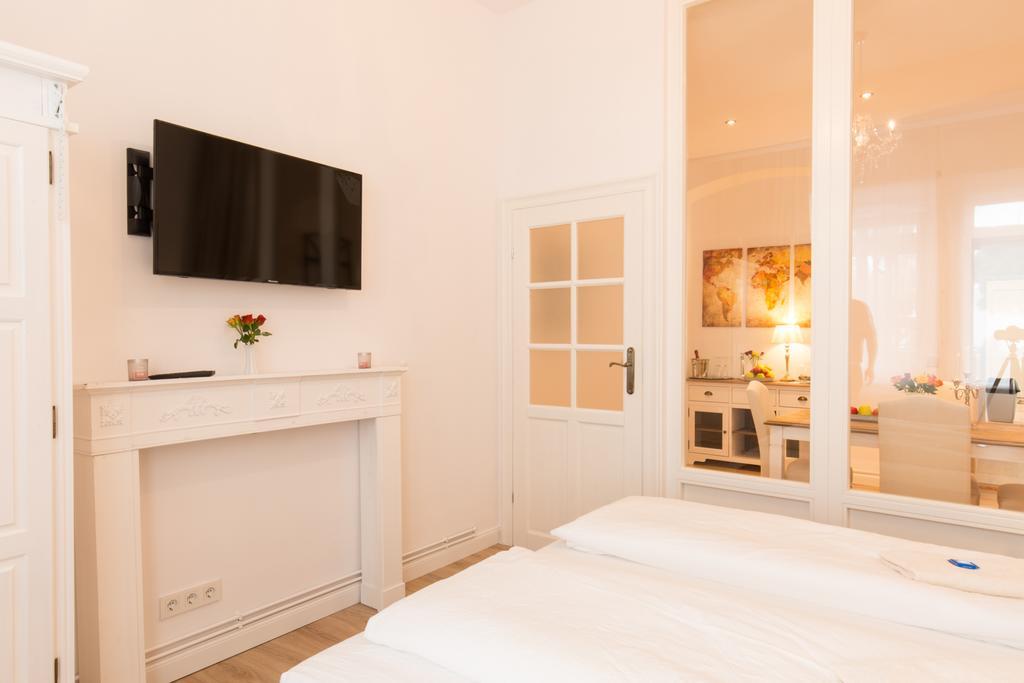 Fritz By Rockchair Apartments L Superhost Status L 3 Bedrooms Boxspringbeds 2 Bathrooms 2 Kitchen - Cozy Family & Business Flair Welcomes You! Apartment