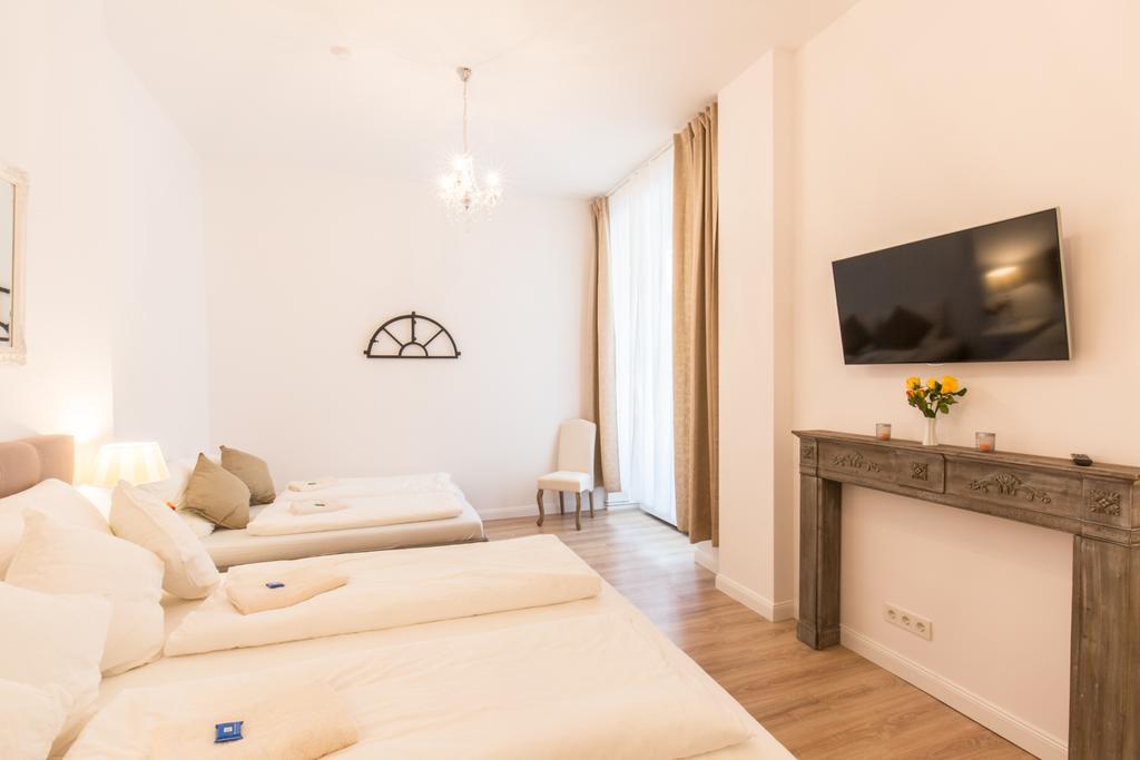 Fritz By Rockchair Apartments L Superhost Status L 3 Bedrooms Boxspringbeds 2 Bathrooms 2 Kitchen - Cozy Family & Business Flair Welcomes You! Apartment