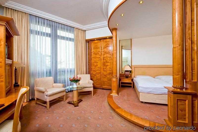 Mondial Am Kurfuerstendamm 4* Berlin