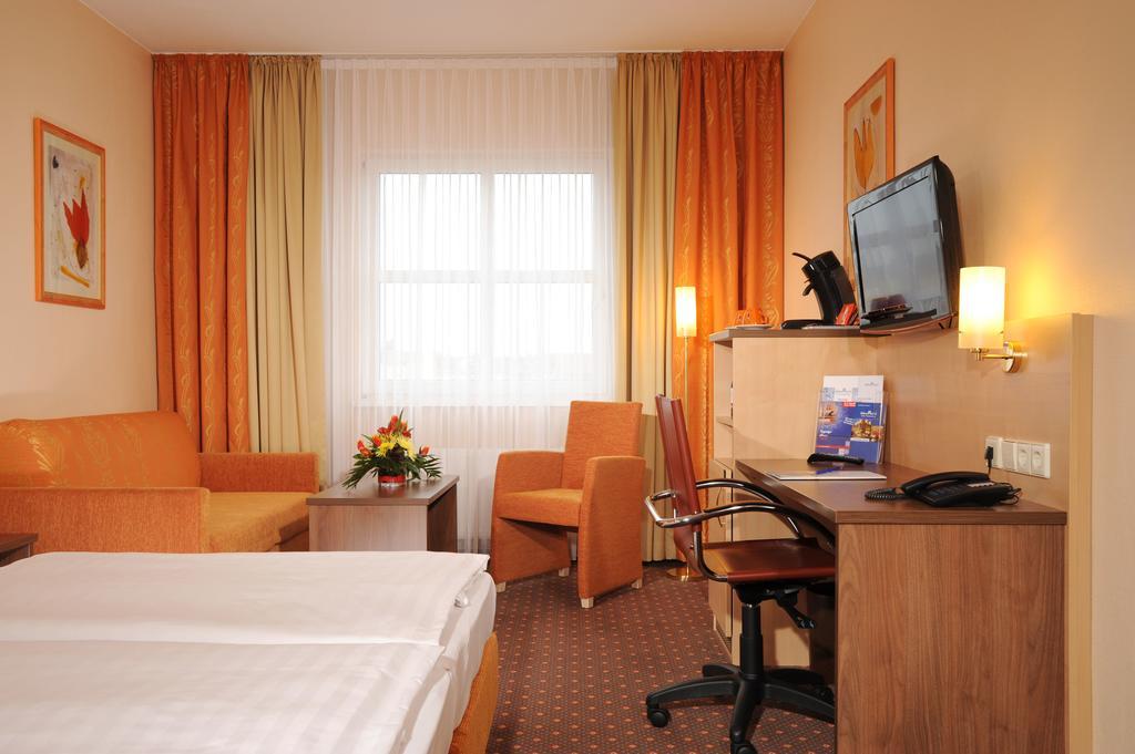 Hotel Plaza Charlottenburg 3*