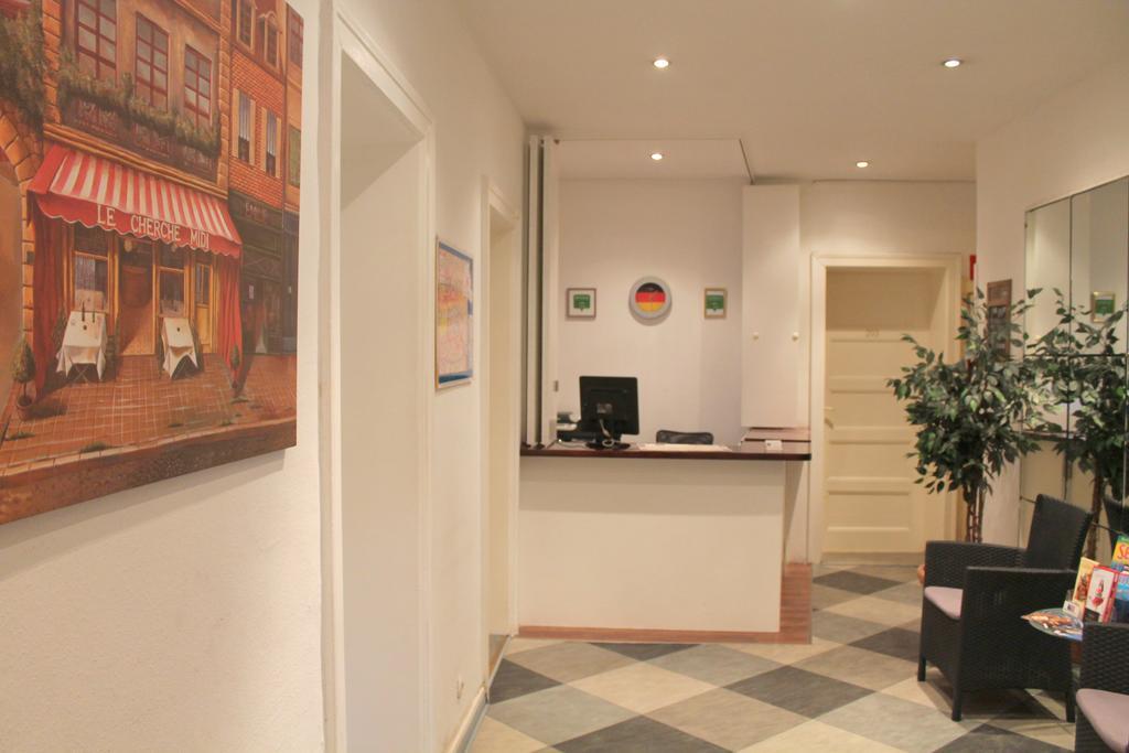 Amelie West Hotel 3*