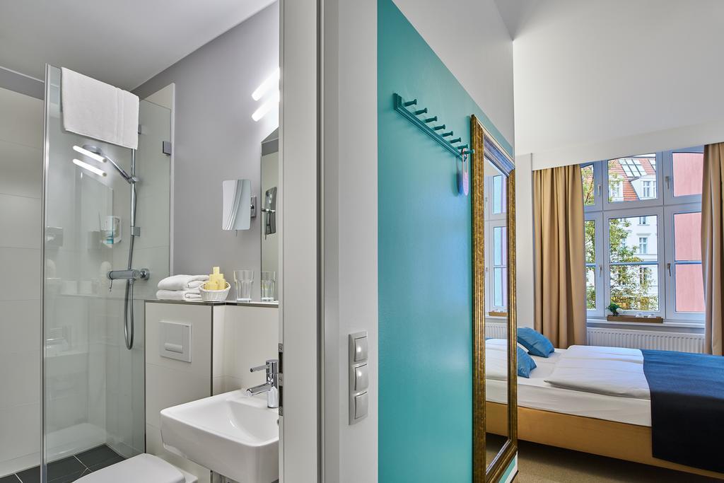 Hotel 38 3*