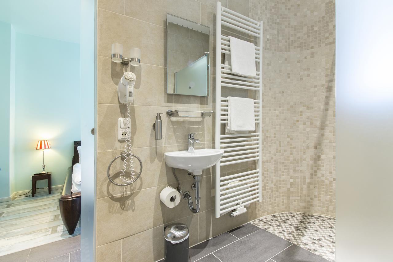 Visage Apartment *