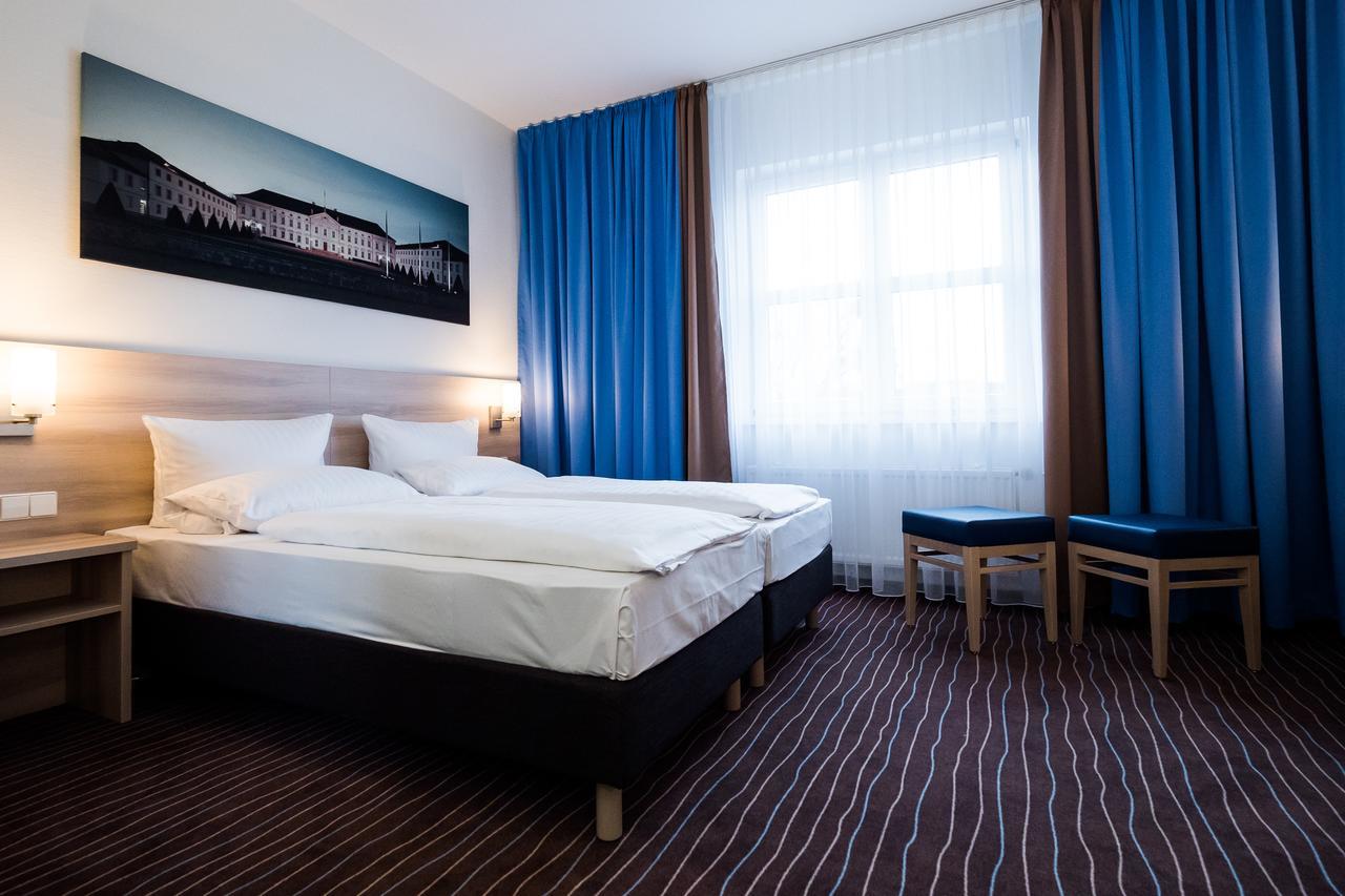 Plaza Charlottenburg Hotel 3*