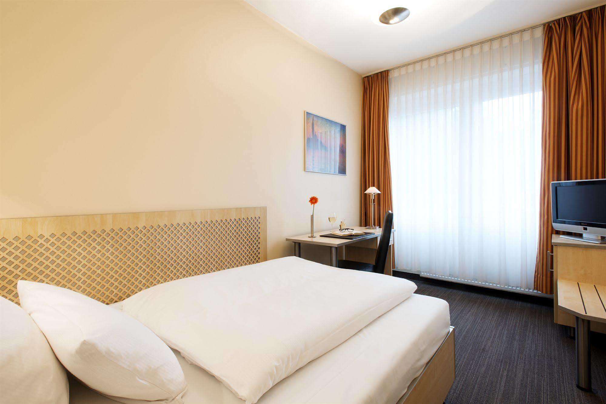 Nh City West Hotel 4*