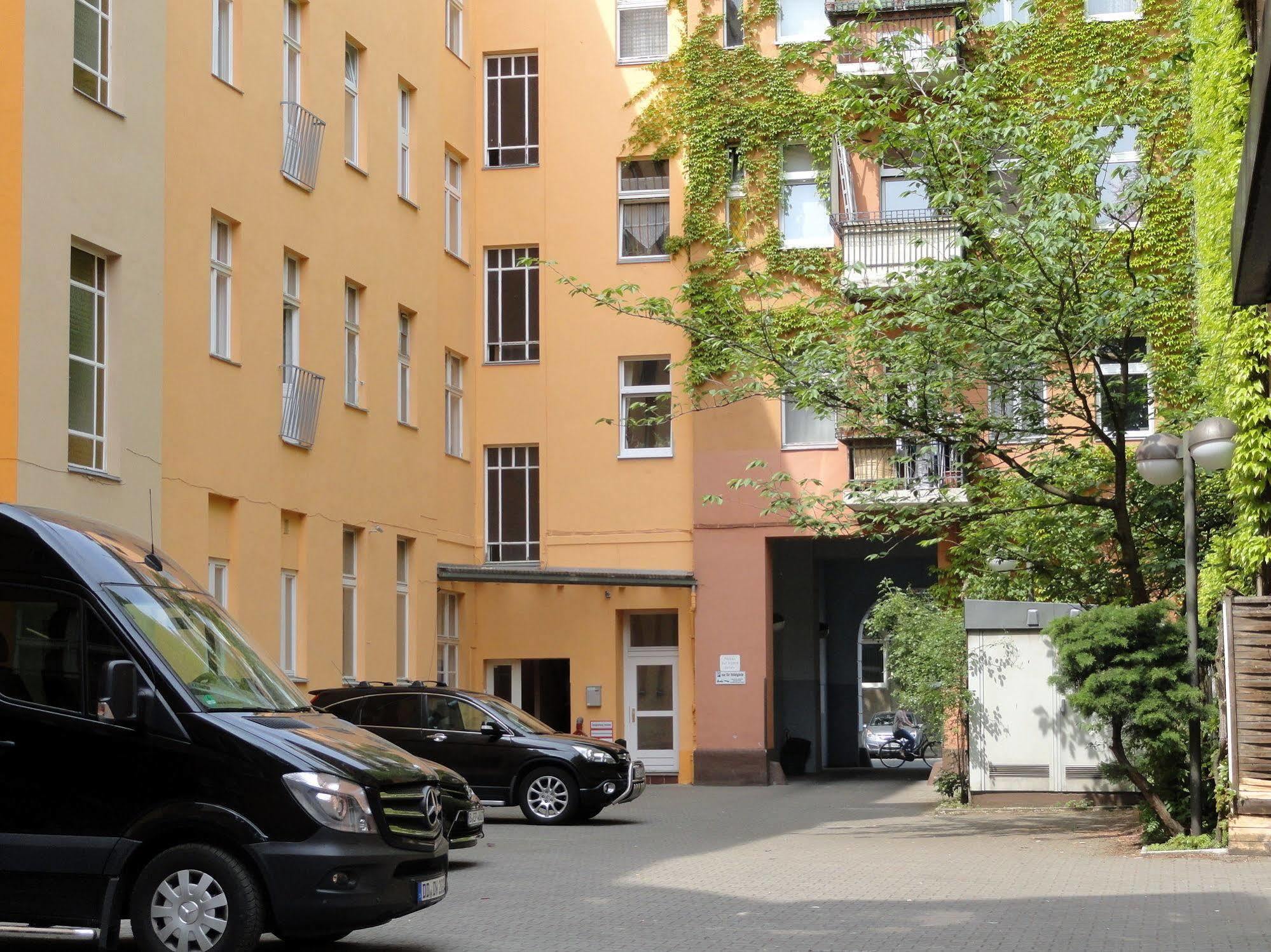 Graf Pueckler 2* Berlin