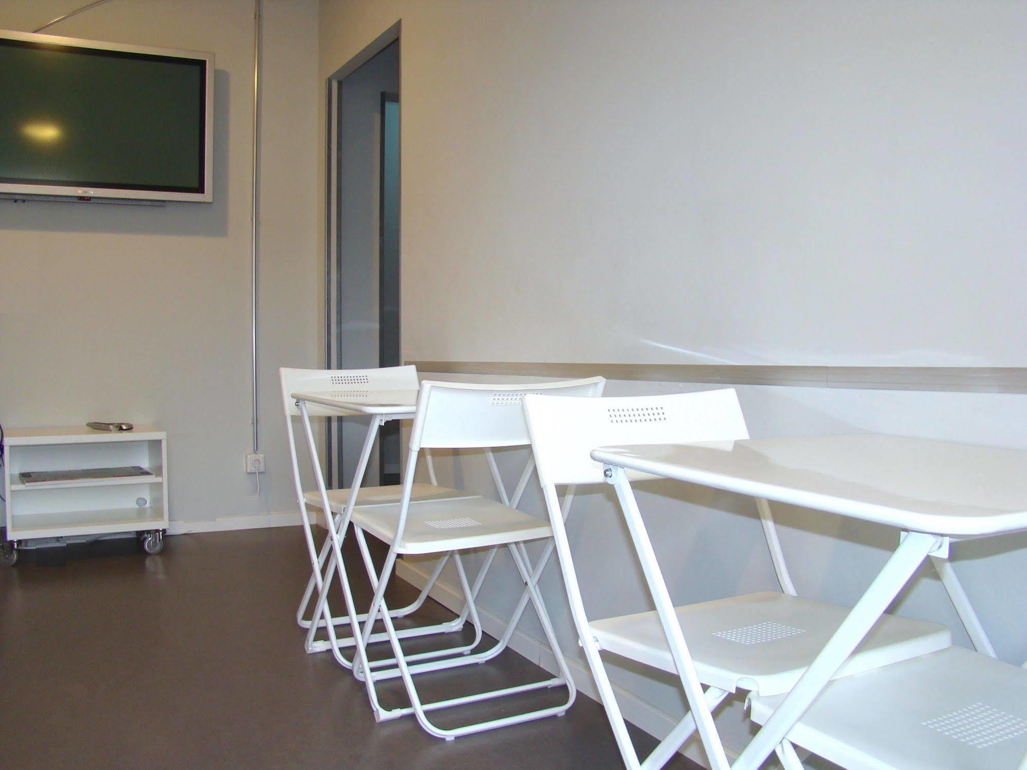 Bnb Near Brandenburg Gate - Rooms&apartments Hostel *