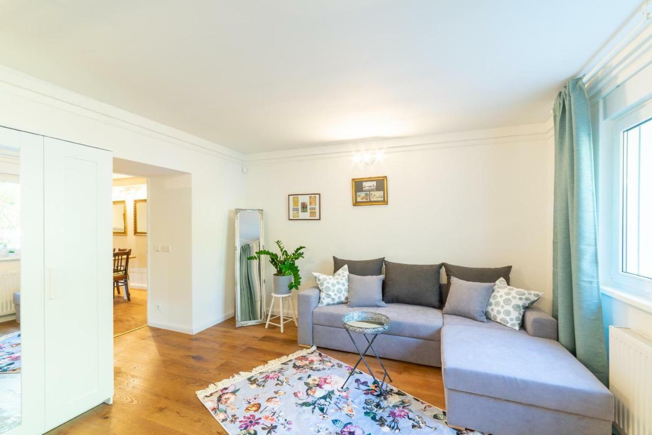Buergerpark Apartment *