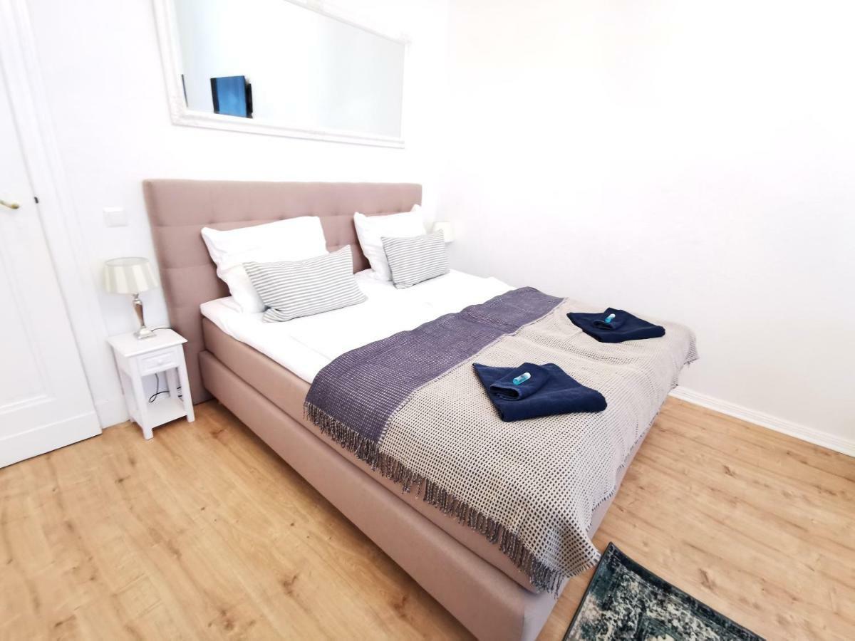 Apartment Kvh By Rockchair L Superhost Status L Boxspringbett Am Schloss Charlottenburg Welcomes You!