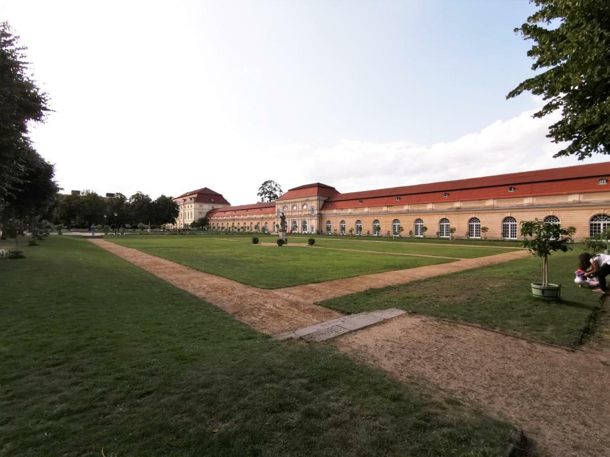 Kvh By Rockchair L Superhost Status L Boxspringbett Am Schloss Charlottenburg Welcomes You! Berlin