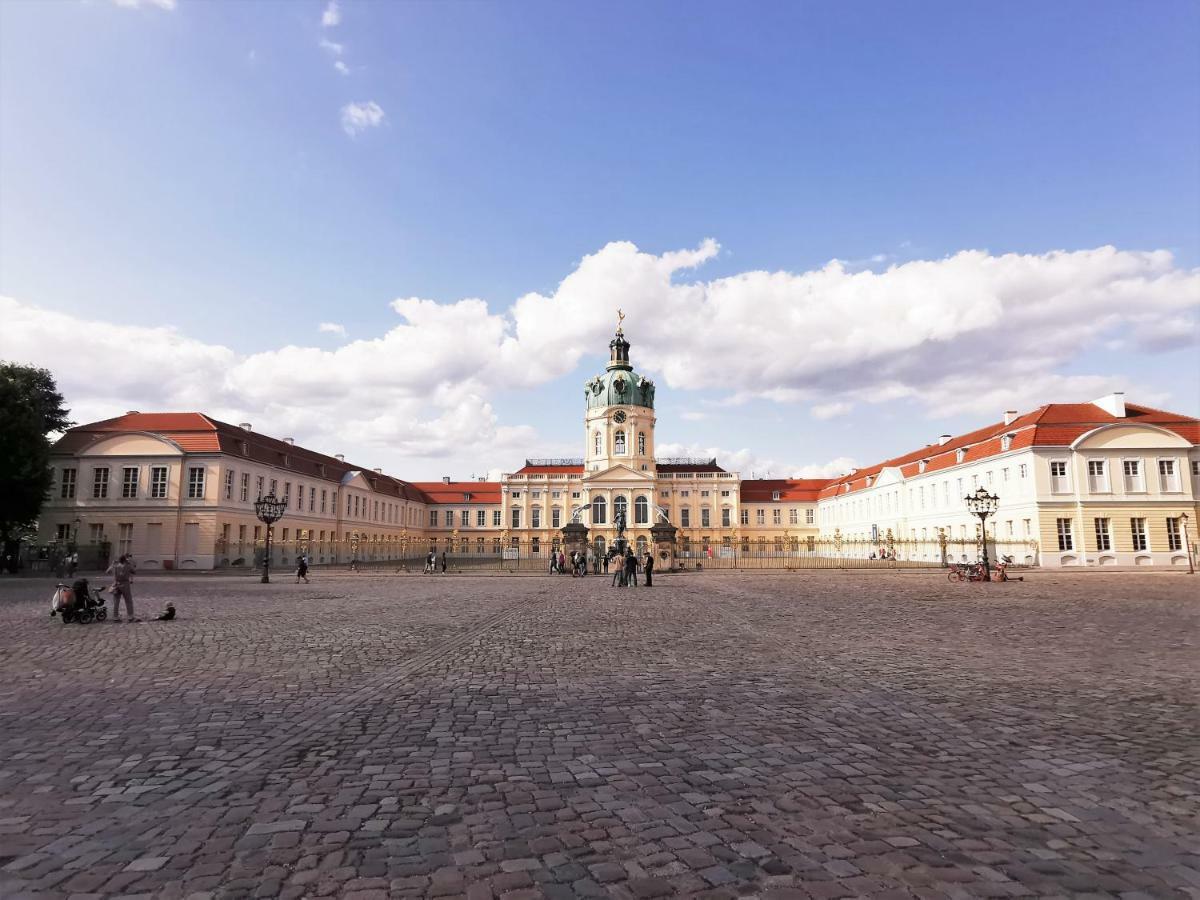 Kvh By Rockchair L Superhost Status L Boxspringbett Am Schloss Charlottenburg Welcomes You! Apartment *