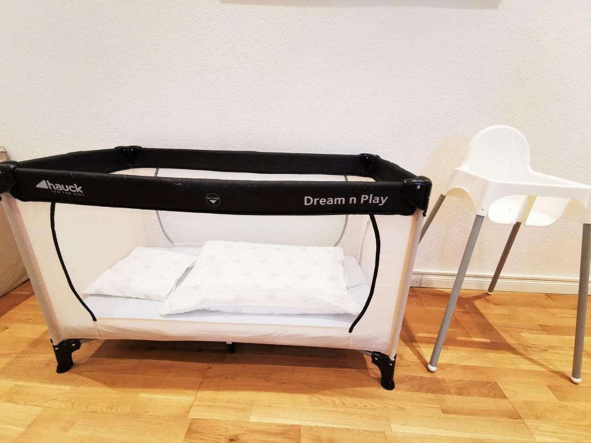 Fritz By Rockchair Apartments L Superhost Status L 3 Bedrooms Boxspringbeds 2 Bathrooms 2 Kitchen - Cozy Family & Business Flair Welcomes You! Berlin