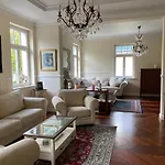Hauptstadtluxus - lichtverwöhnte Villa - 340 qm - a47198