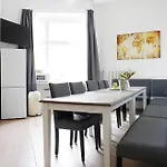 Rockchair Apartment Blissestrasse