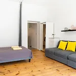 Cosy And Stylish Apartment In Berlin Neukoelln