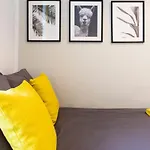 J.V Ku\'Damm 2 Bedroom Style Apartment +A/C&Rain-Shower