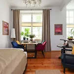 4 Personen Altbau Nahe Kurfuerstendamm - Othello