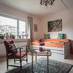 Weltoffenes Privates Gaestezimmer Bei Lgbtq Freundlichen Gastgeber Der Mit In Der Wohnung Lebt