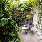 City Hideaway With Terrace