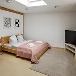 Arbio I Urban Apartment