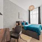 The Mierendorf Hinterhaus, 2 Bed Rooms Up To 4 People