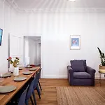 Riesiges Apartment Nahe Kudamm Sehr Schoener Altbau 123M2 Gross 12 Gaeste