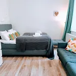 Central 2 Bedroom Flat For Families & Calm Guests