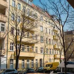 Cosy Box At Boxhagener Platz