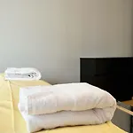 Prime Comfort Apartment With Balcony & Free Parking