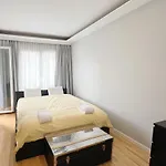 Prime Comfort Apartment With Balcony & Free Parking