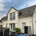 Hochwertiges Haus Mit Garten Mit Guter Anbindung