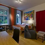 Wohnung 3 Neben Warschauer Platz Und Spree