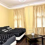Schoenes Grosses Apartment Im Zentrum Berlins