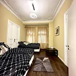Schoenes Grosses Apartment Im Zentrum Berlins