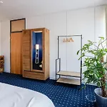 150 M² Unterkunft Mit Billard, Kicker & Parkplatz