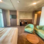 Dx Apartments