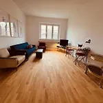 Berlin Home Central Bright Quiet