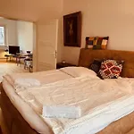 Berlin Home Central Bright Quiet
