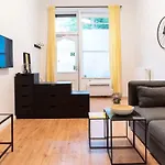 Spacious Two Br Plus Ac Plus Selfcheckin