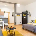 Cozy 2 Room Apartment Next To Hermannstrasse
